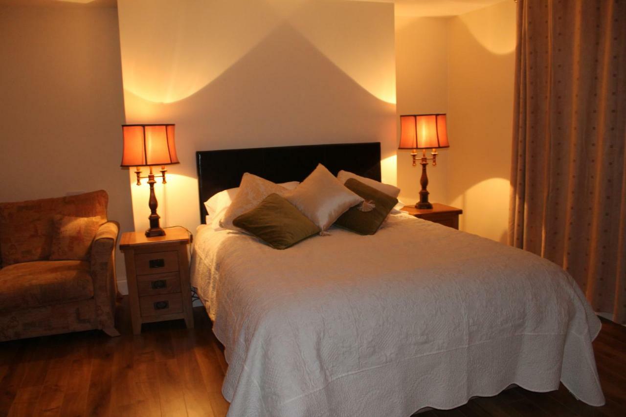ケンメア The Twelve Oaks Bed & Breakfast エクステリア 写真
