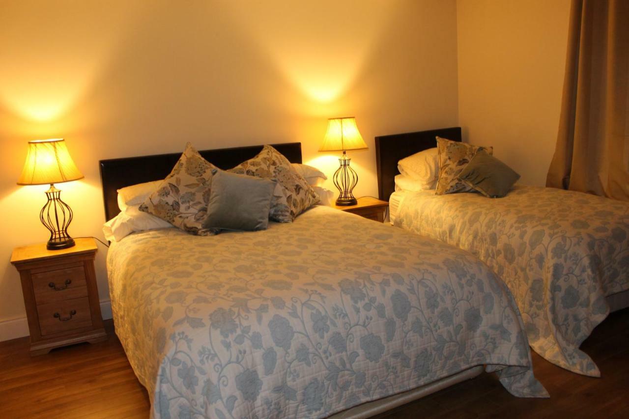 ケンメア The Twelve Oaks Bed & Breakfast エクステリア 写真