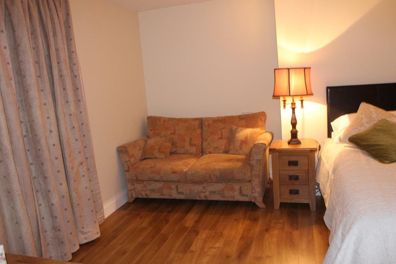 ケンメア The Twelve Oaks Bed & Breakfast エクステリア 写真