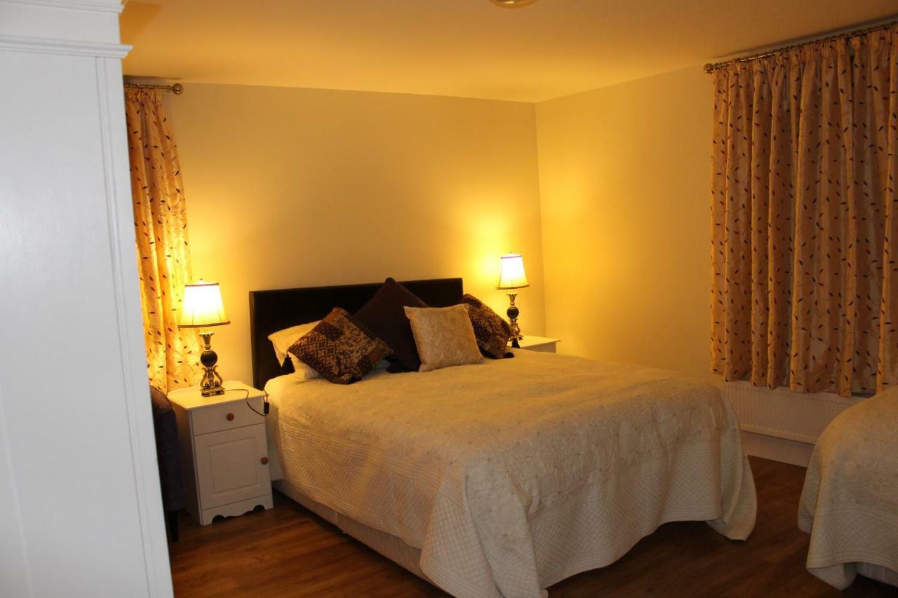 ケンメア The Twelve Oaks Bed & Breakfast エクステリア 写真